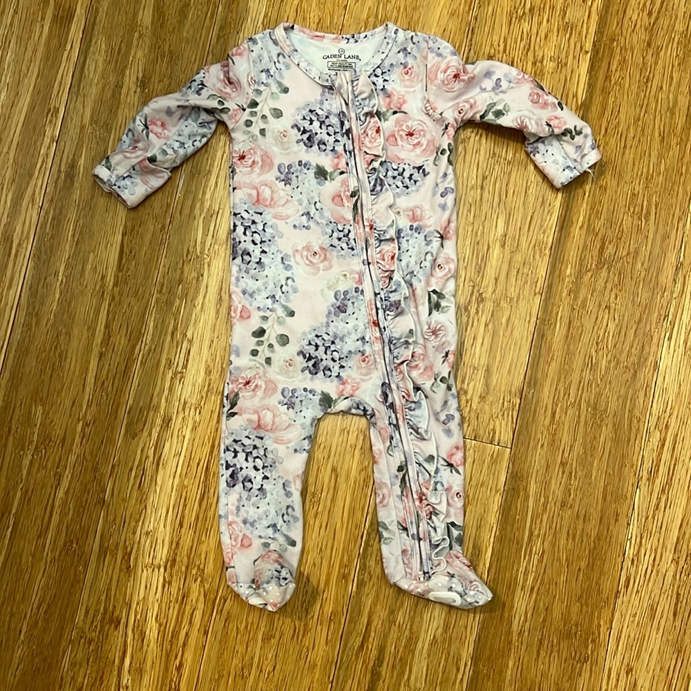 Caden Lane Ruffle Footie